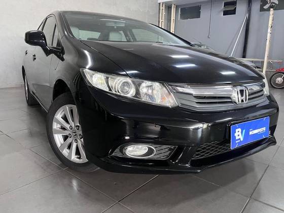 HONDA CIVIC 1.8 LXS 16V FLEX 4P AUTOMÁTICO HONDA CIVIC 1.8 LXS 16V FLEX 4P AUTOMÁTICO